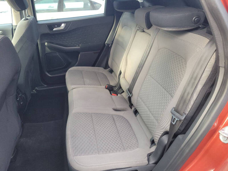 2020 Ford Escape SE