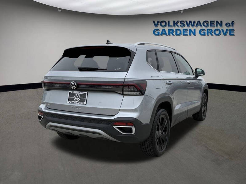 2025 Volkswagen Taos SE