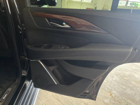 2017 Cadillac Escalade Luxury