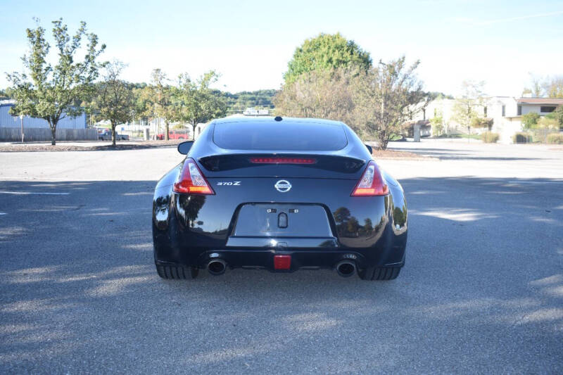 2013 Nissan 370Z Coupe Touring photo 5