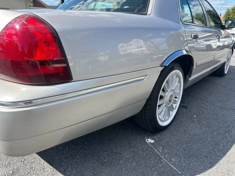 2011 Mercury Grand Marquis LS