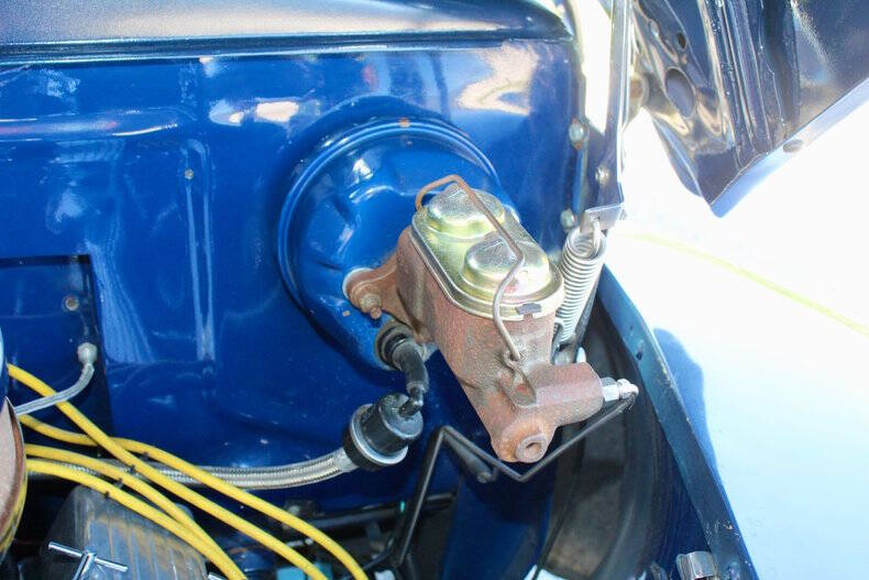 1946 Ford Super Deluxe