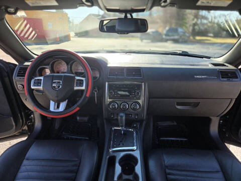 2013 Dodge Challenger SXT Plus