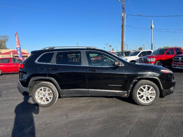 Used 2018 Jeep Cherokee Latitude with VIN 1C4PJLCB2JD537392 for sale in Mesa, AZ