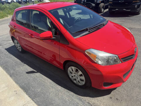 2012 Toyota Yaris 5-Door LE
