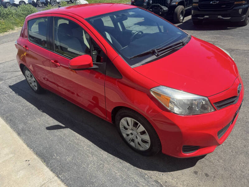 2012 Toyota Yaris 5-Door LE
