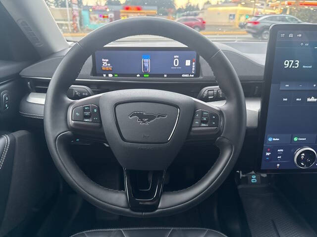 2022 Ford Mustang Mach-E Select