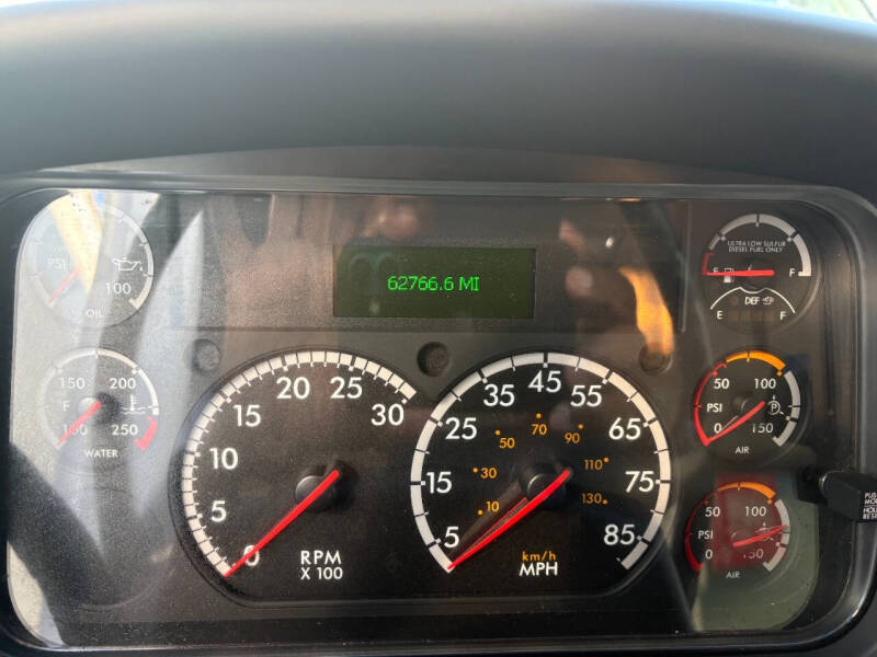 2018 Freightliner M2 106
