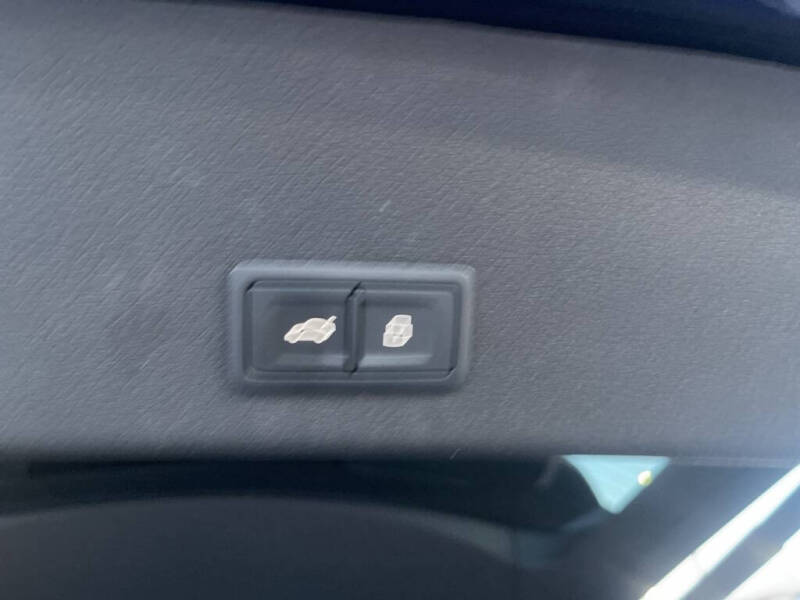 2021 Audi e-tron quattro Premium