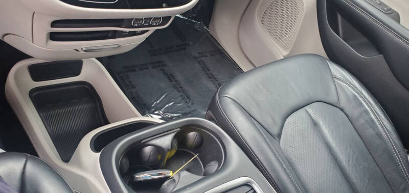 2022 Chrysler Pacifica Touring L