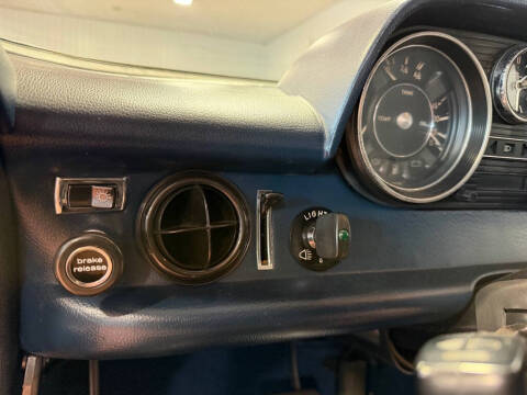 1975 Mercedes-Benz 230