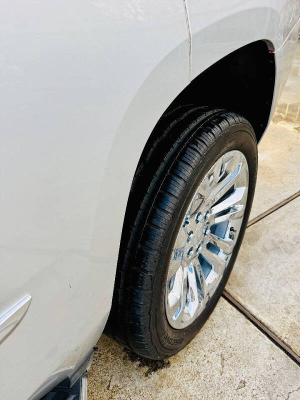 2017 Cadillac Escalade Standard