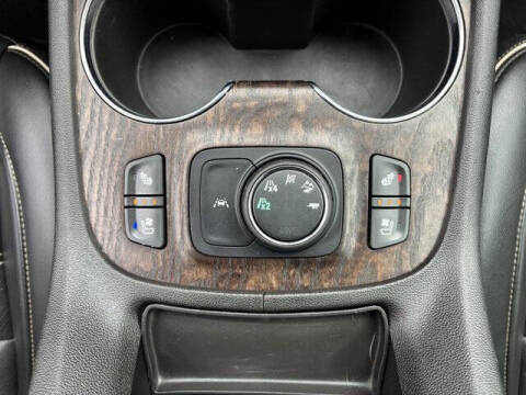2022 GMC Acadia Denali