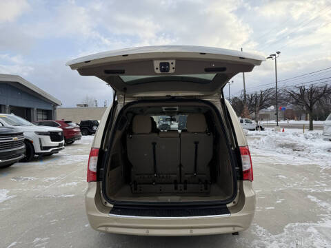 2012 Chrysler Town and Country Touring