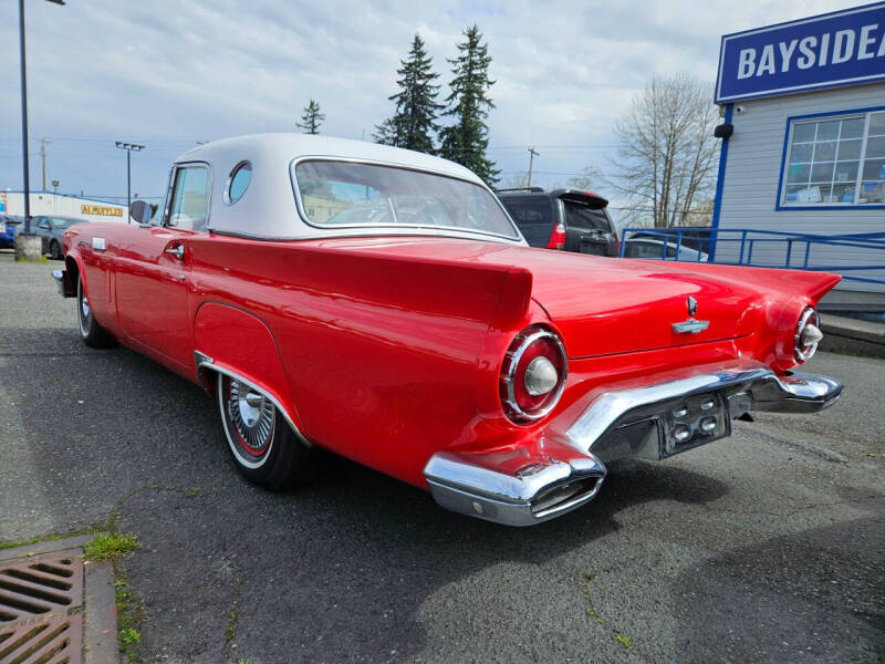 1957 Ford Thunderbird
