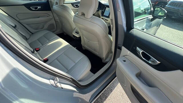 2024 Volvo S60 B5 Plus Dark Theme