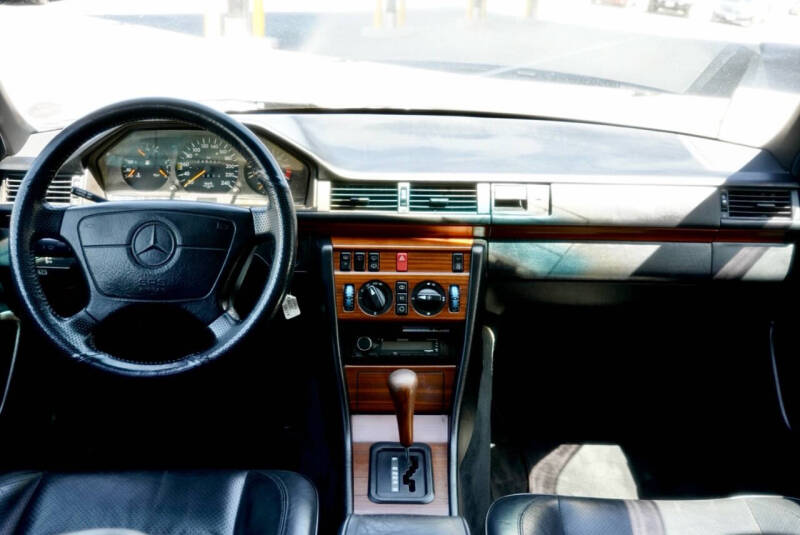 1993 Mercedes-Benz 300-Class 300 TE