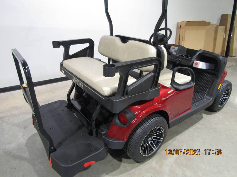 2027 E-Z-GO Valor
