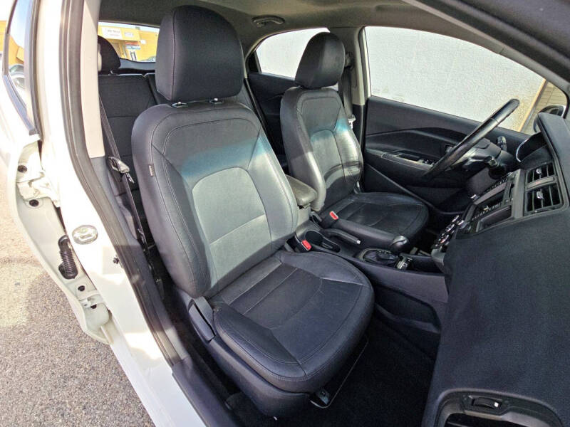 2013 Kia Rio 5-Door SX