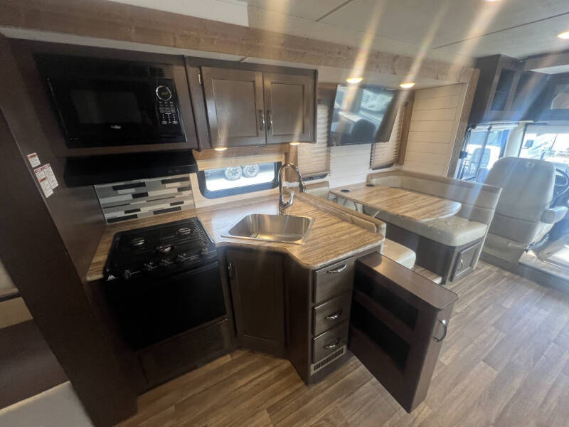 2017 Thor Motor Coach ACE BUNK HOUSE