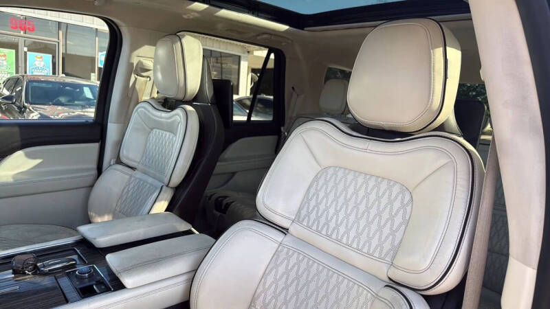 2018 Lincoln Navigator Black Label
