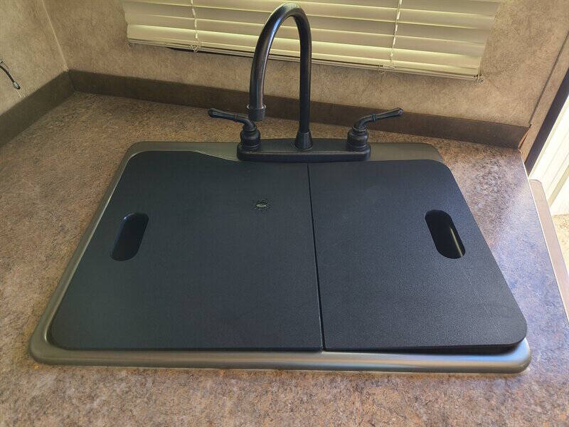 2015 Adventurer 86SBS