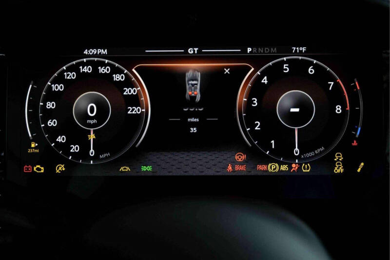 2025 Aston Martin DB12 V8