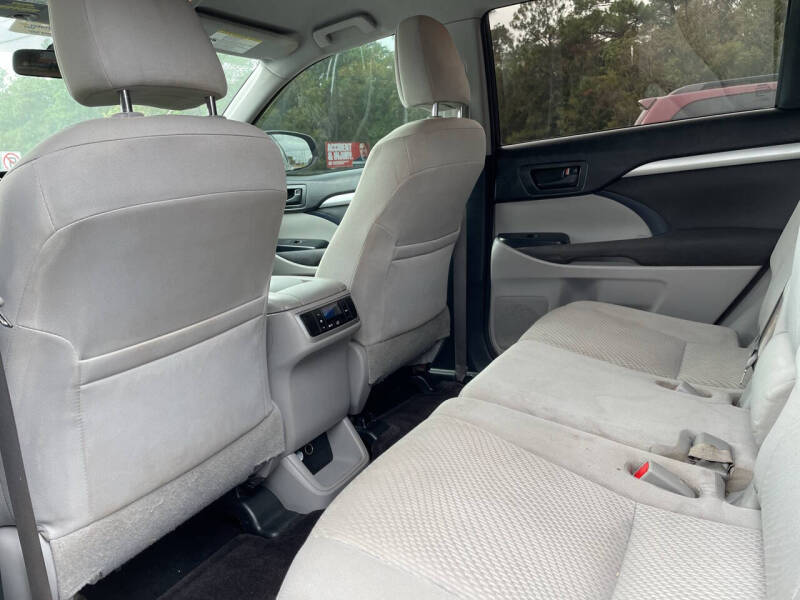 2016 Toyota Highlander LE