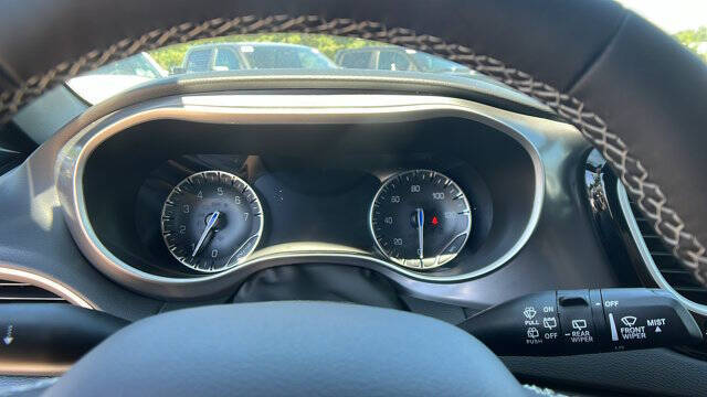 2026 Chrysler Voyager LX