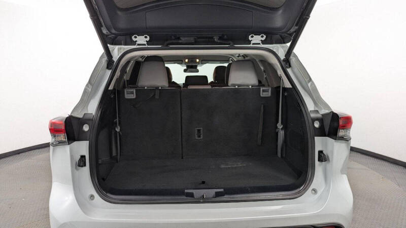 2022 Toyota Highlander LE