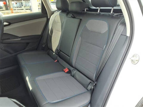 2024 Volkswagen Taos SE Black