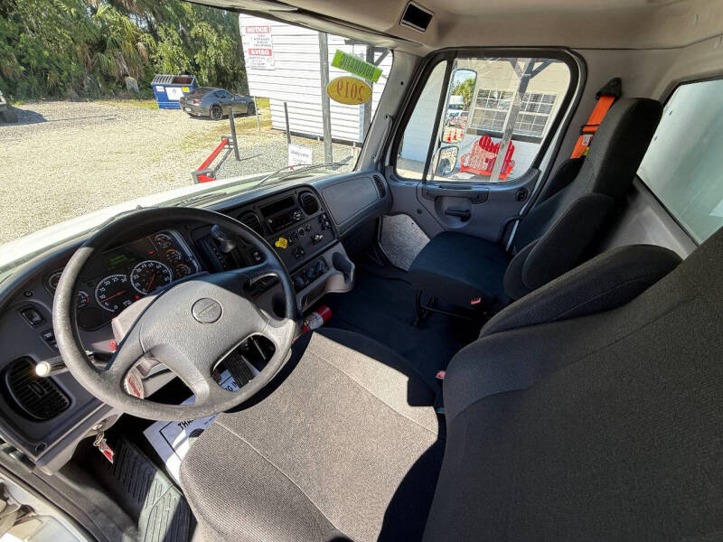 2019 Freightliner M2 106