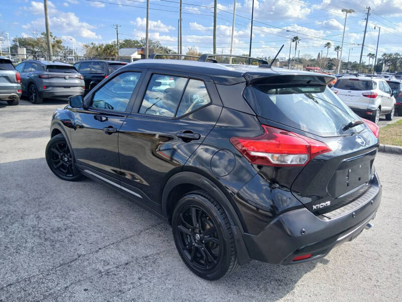 2020 Nissan Kicks SR