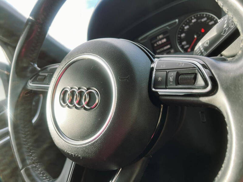 2017 Audi Q3 2.0T quattro Prestige