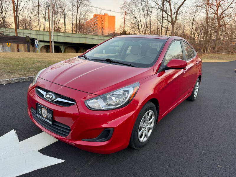 Hyundai Accent's photo