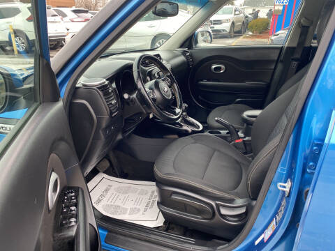 2016 Kia Soul +