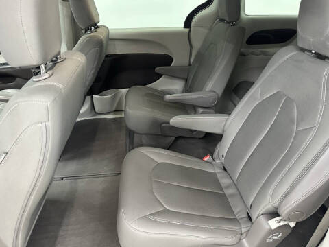 2017 Chrysler Pacifica LX