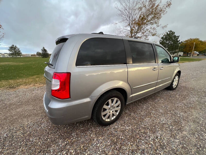 2015 Chrysler Town & Country Touring photo 5