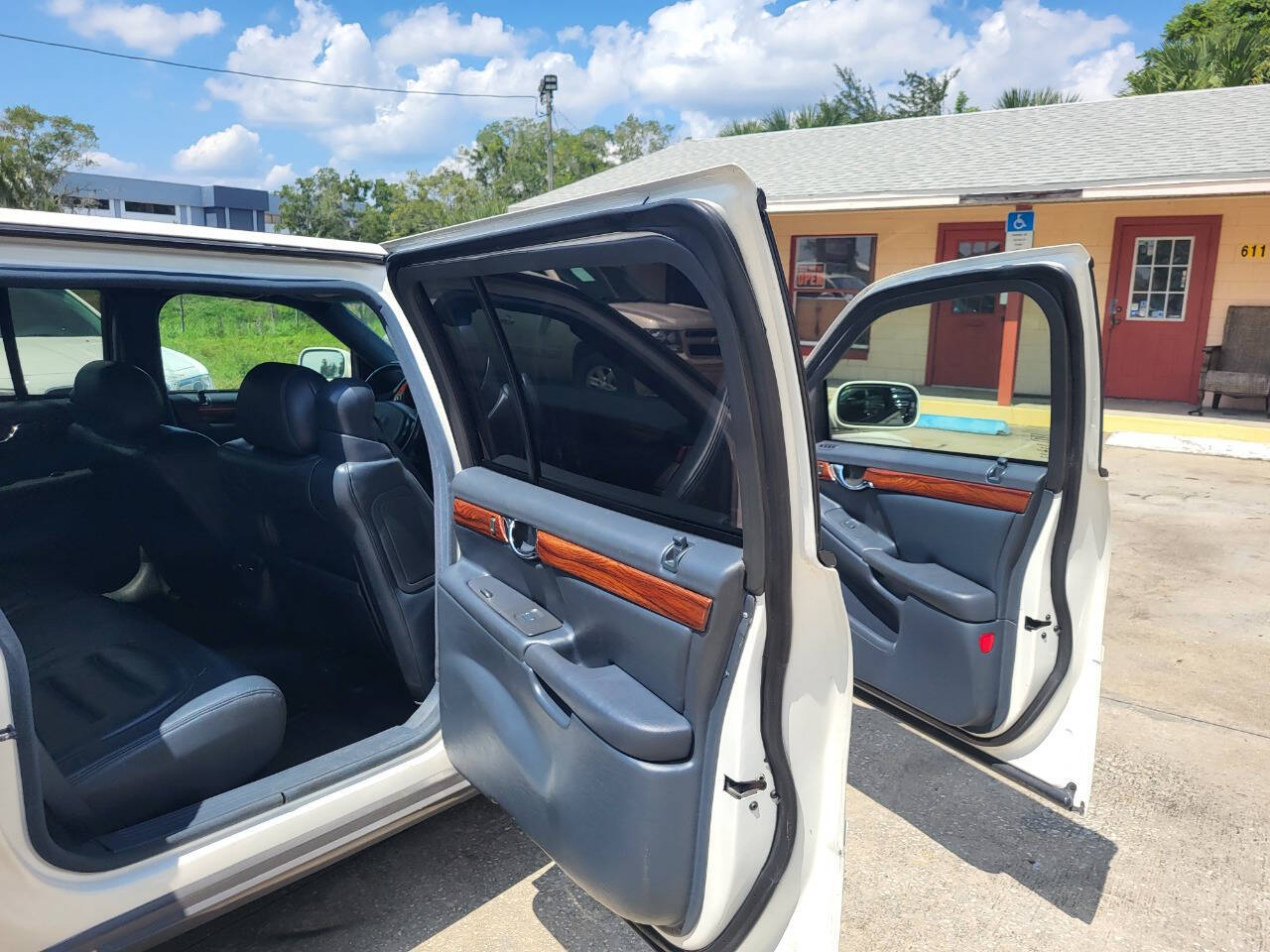 2000 Cadillac Deville Professional for sale at FAMILY AUTO BROKERS in Longwood, FL