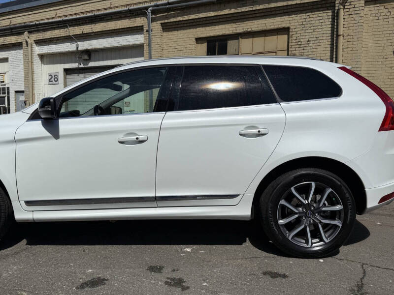2017 Volvo XC60 T6 Dynamic