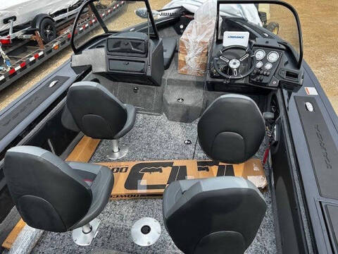 2026 Tracker Targa V-19 Combo