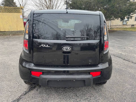 2011 Kia Soul +