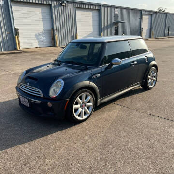 2006 MINI Cooper for sale at Humble Like New Auto in Humble TX