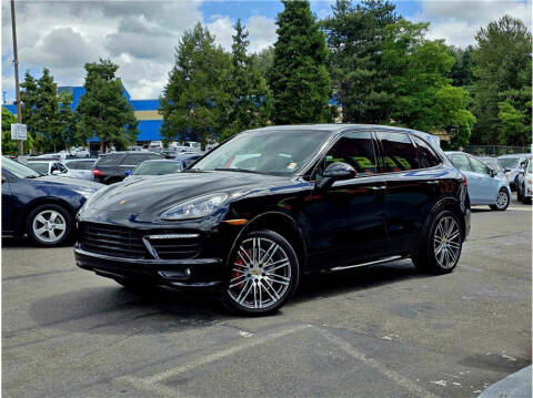 2013 Porsche Cayenne GTS