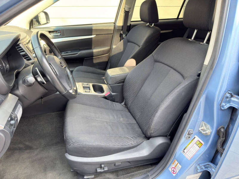 2012 Subaru Outback 2.5i Premium