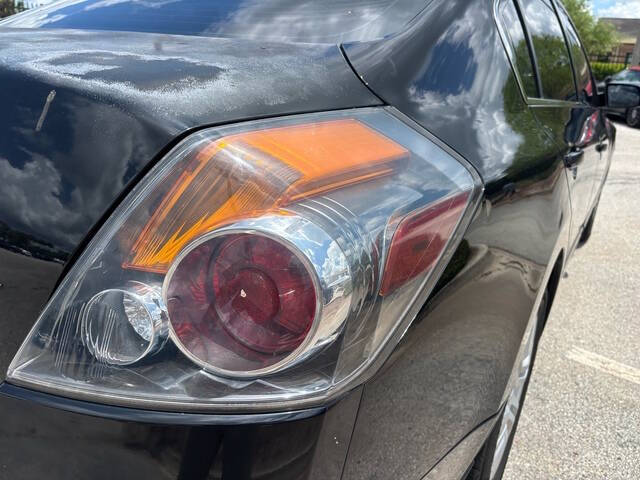 2011 Nissan Altima 14