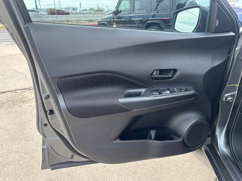 2024 Nissan Kicks S