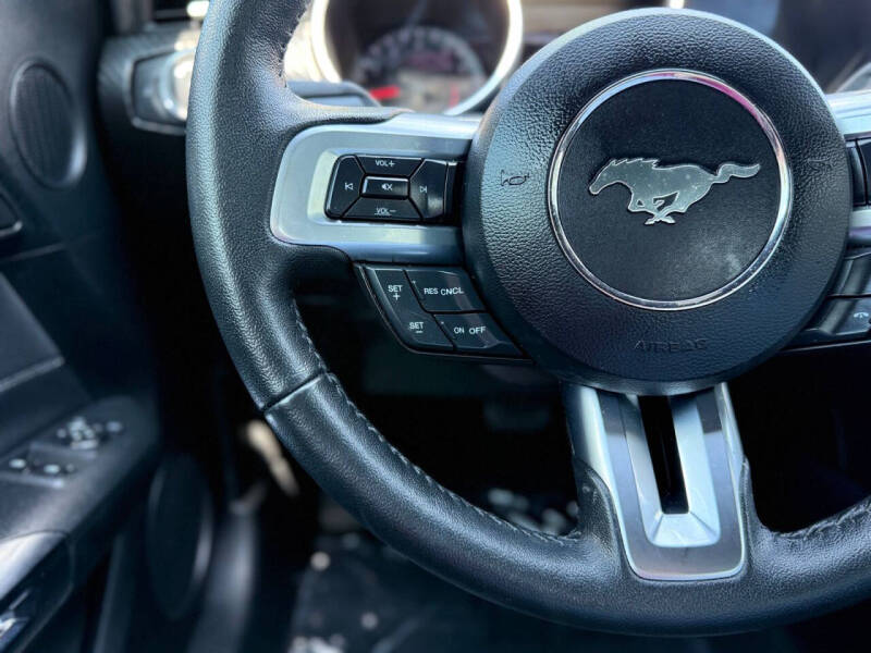 2022 Ford Mustang EcoBoost