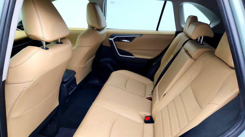 2023 Toyota RAV4 Hybrid XLE Premium