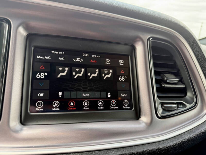 2019 Dodge Challenger SXT